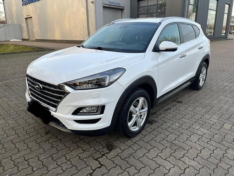 Weiß Gebraucht 2019 Hyundai Tucson Trend SUV | 19.000 € (Fairer Preis) - Bild 1/4