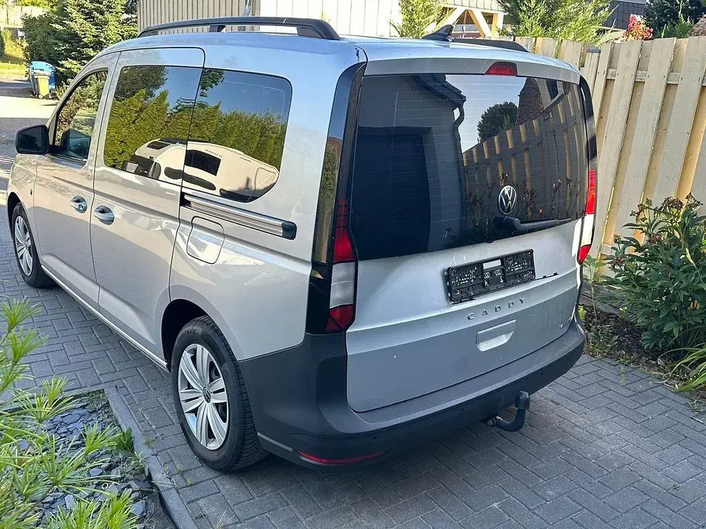 Gebraucht VW Caddy 122 PS (89 kW) 2023 Silber Van / Kleinbus
