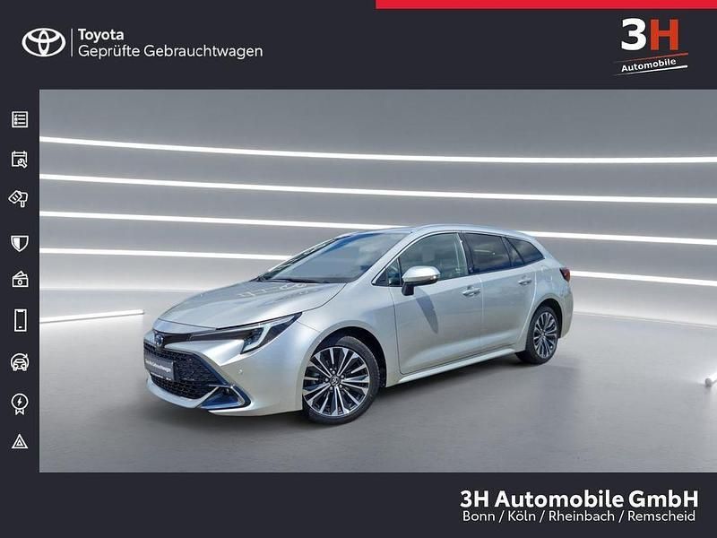 Silber Gebraucht 2023 Toyota Corolla Team Limousine | 27.990 € (Etwas zu teuer) - Bild 1/4