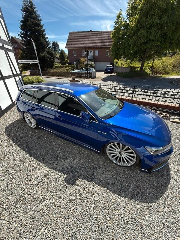 Gebraucht VW Passat R-line 190 PS (139 kW) 2020 Blau Kombi