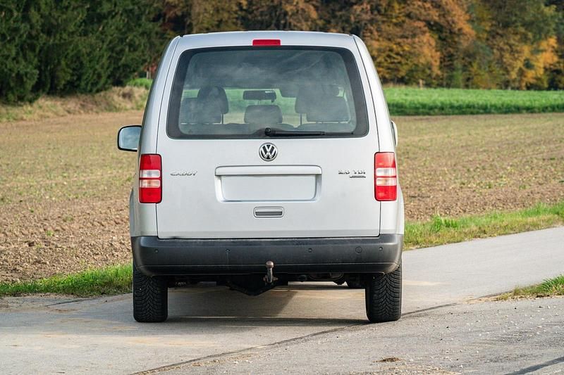 Gebraucht VW Caddy Maxi 140 PS (102 kW) 2015 Silber Van / Kleinbus