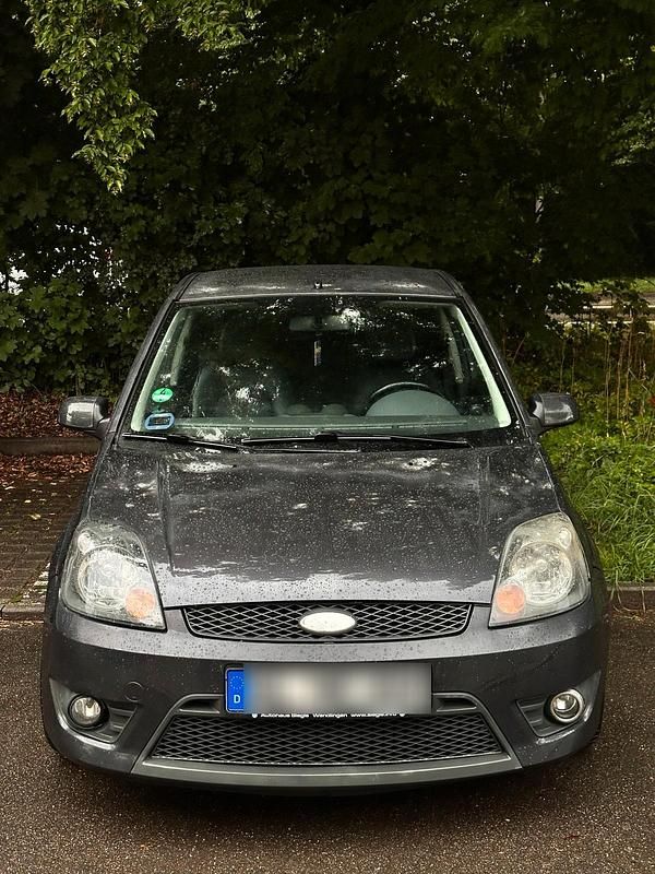 Grau Gebraucht 2006 Ford Fiesta Kleinwagen | 1.050 € (Guter Preis) - Bild 1/4
