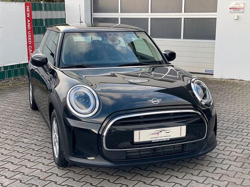Używany Mini Cooper 136 KM (100 kW) 2023 Czarny Hatchback
