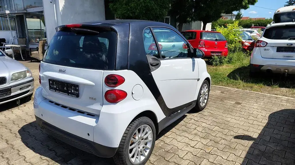 Gebraucht Smart ForTwo Coupé 61 PS (44 kW) 2012 Schwarz Coupé