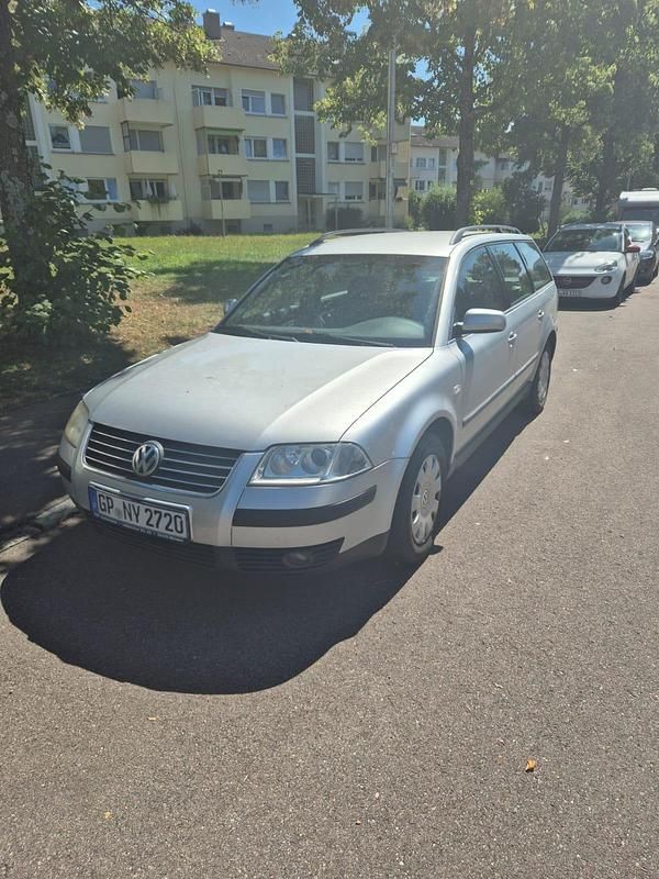 Silber Gebraucht 2001 VW Passat Kombi | 790 € (Superpreis) - Bild 1/3