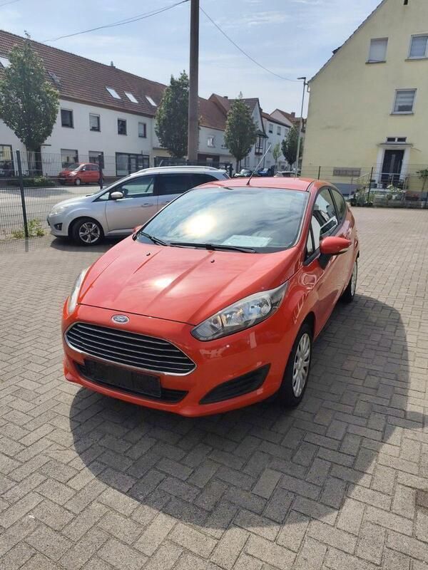 Rot Gebraucht 2014 Ford Fiesta Ambiente Kleinwagen | 4.800 € (Guter Preis) - Bild 1/4