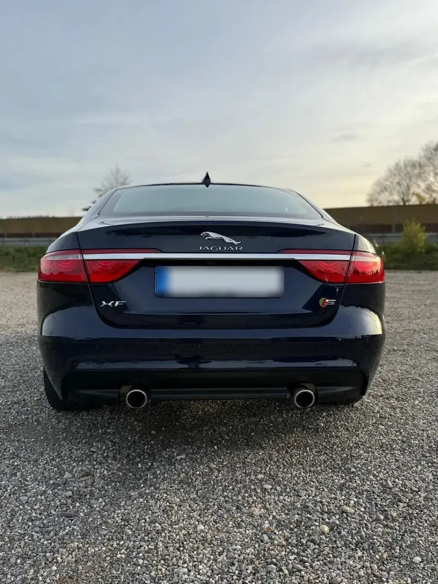 Gebraucht Jaguar XF 300 PS (220 kW) 2016 Blau Limousine
