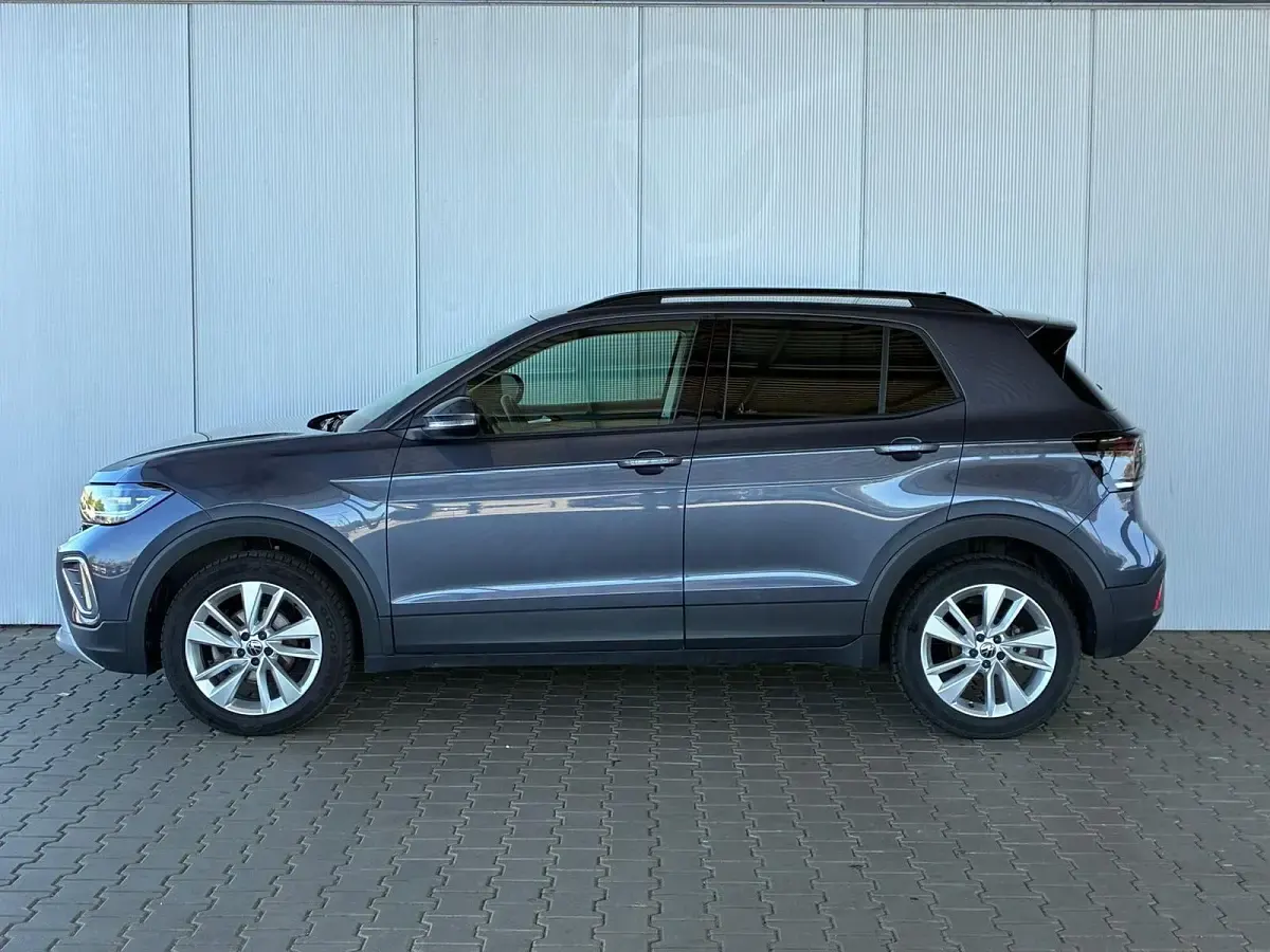 Gebraucht VW T-Cross Life 116 PS (85 kW) 2025 Grau (rauchgrau metallic) SUV