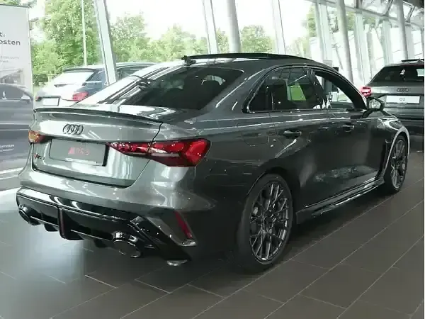 Neu Audi RS3 Ambiente 400 PS (294 kW) 2026 Daytonagrau perleffekt Limousine