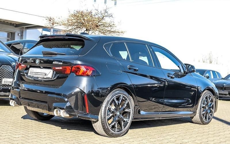 Gebraucht BMW M135 Shadowline 300 PS (220 kW) 2025 Schwarz Kleinwagen