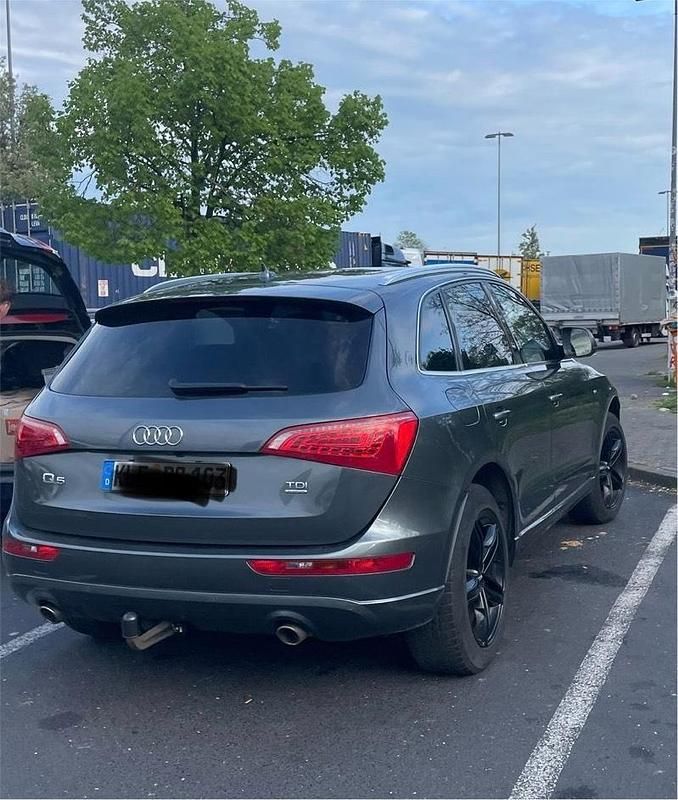 Grau Gebraucht 2009 Audi Q5 S-Line SUV | 15.500 € - Bild 1/4