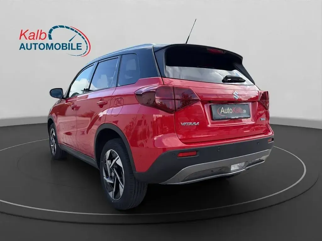 Neu Suzuki Vitara Comfort+ 110 PS (80 kW) 2025 Bright red/cosmic black pearl SUV
