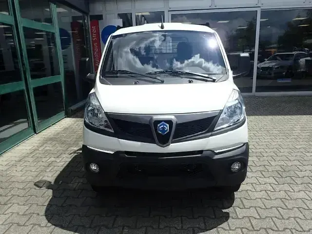 Neu Piaggio Porter 2025 Weiss