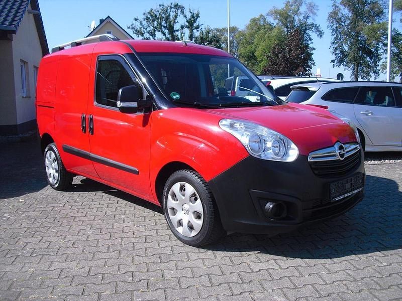 Second-hand Opel Combo 105 CP (77 kW) 2015 Roșu Monovolum