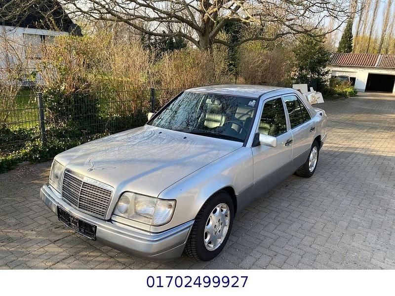 Gebraucht Mercedes E280 193 PS (141 kW) 1995 Silber Limousine
