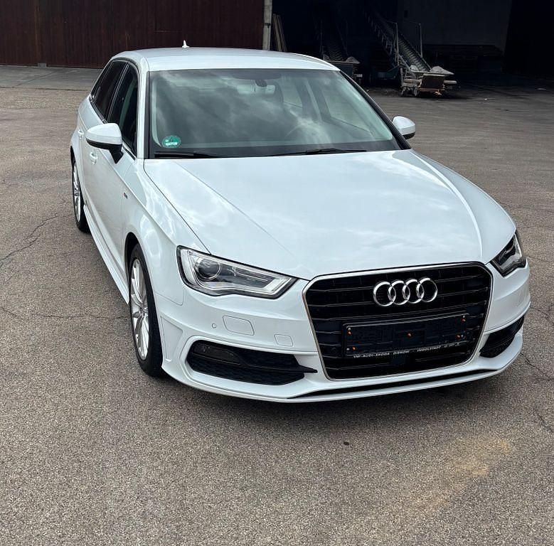 Weiß Gebraucht 2016 Audi A3 S-Line Limousine | 16.300 € (Guter Preis) - Bild 1/4