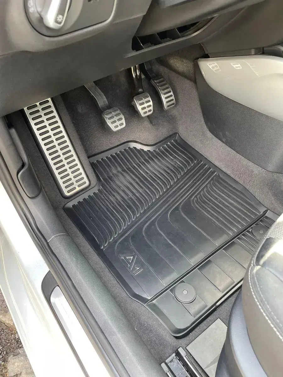 Gebraucht Audi A1 Ambition 105 PS (77 kW) 2013 Silber Kleinwagen