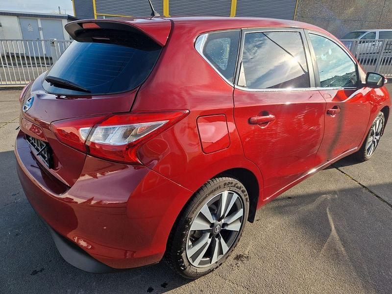Gebraucht Nissan Pulsar Acenta 116 PS (85 kW) 2017 Rot Limousine