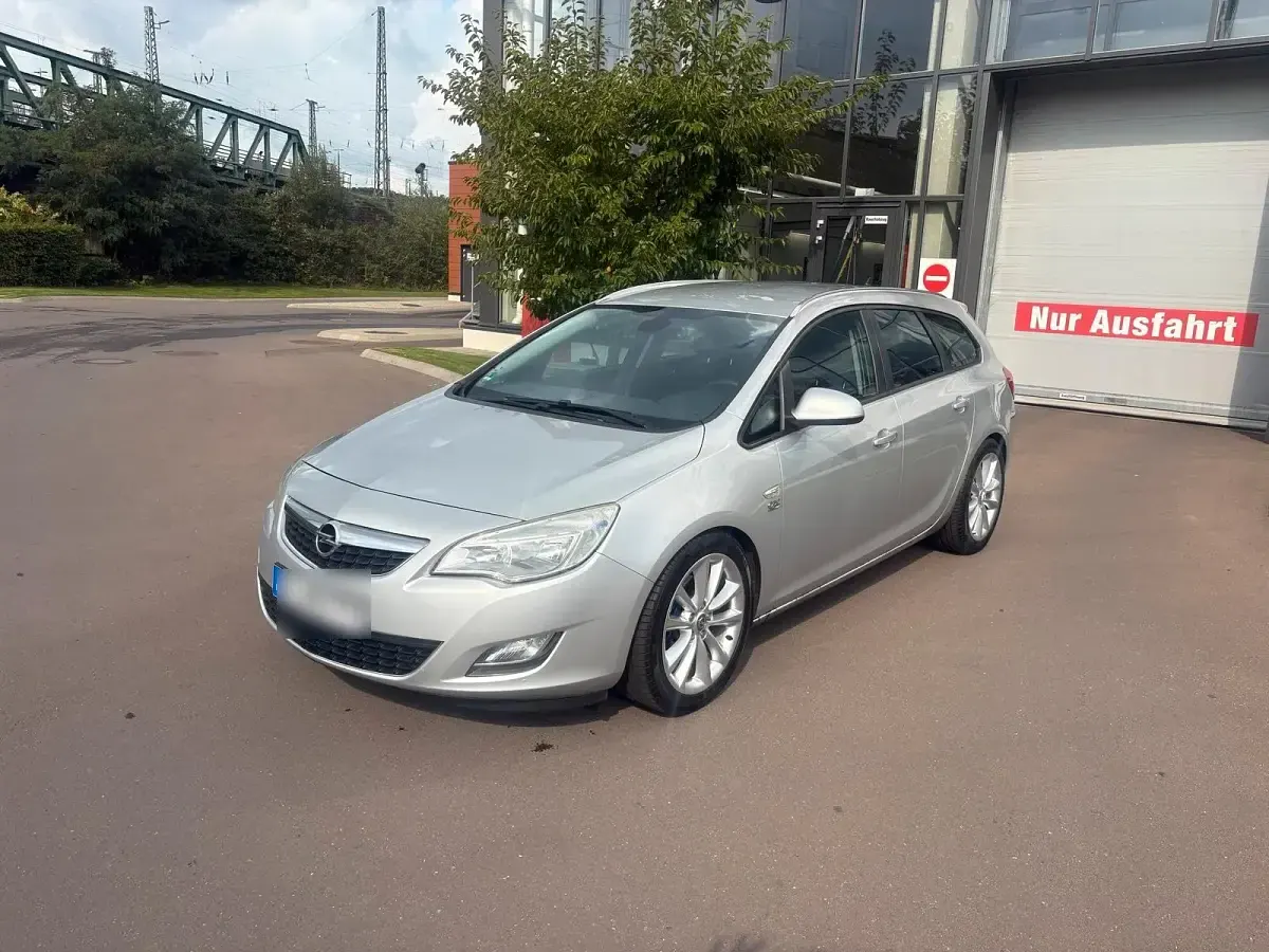 Gebraucht Opel Astra OPC 110 PS (80 kW) 2011 Silber Kombi
