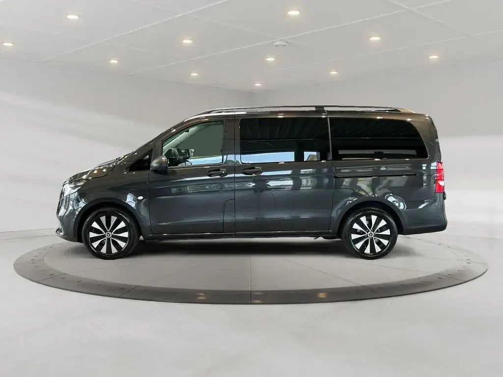 Gebraucht Mercedes Vito 163 PS (119 kW) 2025 Grau Van