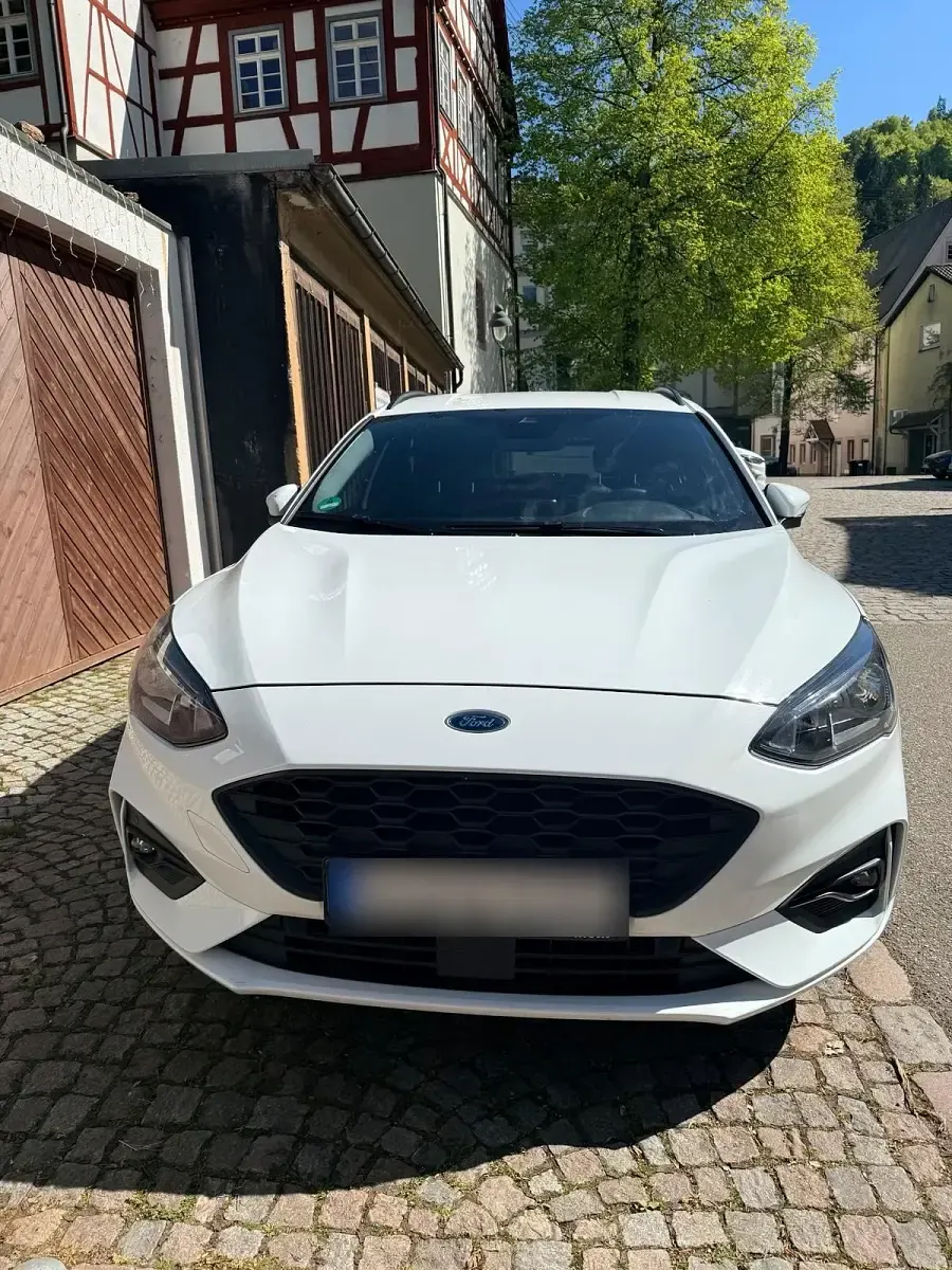 Gebraucht Ford Focus ST-Line 101 PS (74 kW) 2019 Weiß Kombi