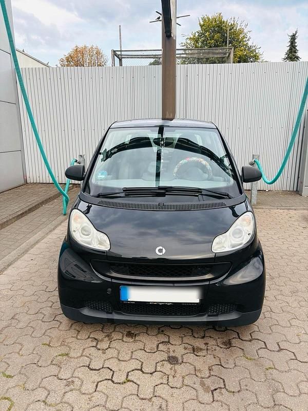 Schwarz Gebraucht 2010 Smart ForTwo Coupé Kleinwagen | 3.500 € (Guter Preis) - Bild 1/4