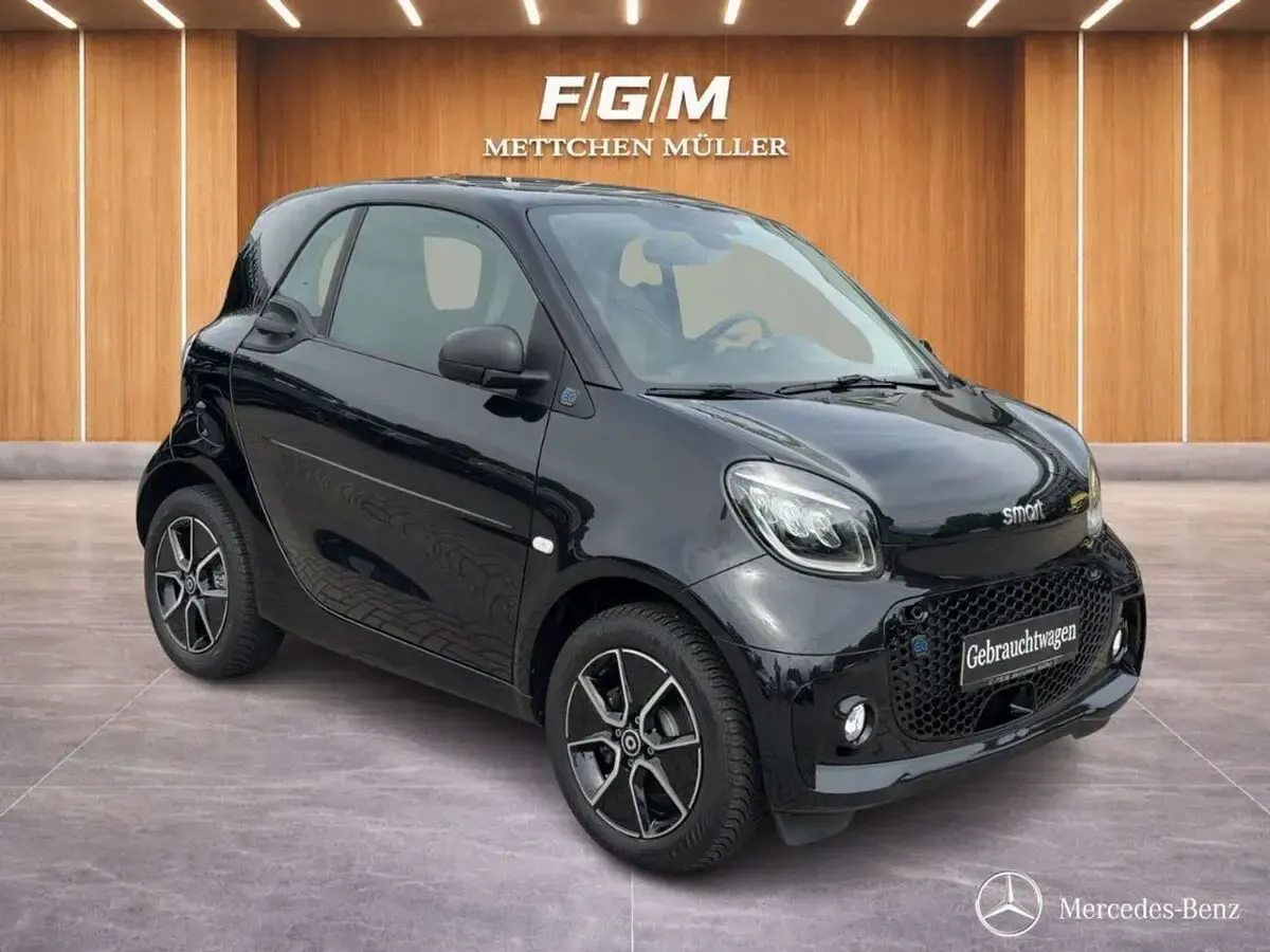 Gebraucht Smart ForTwo Electric Drive Passion 60 kW (82 PS) 2024 Bodypanels in black Coupé