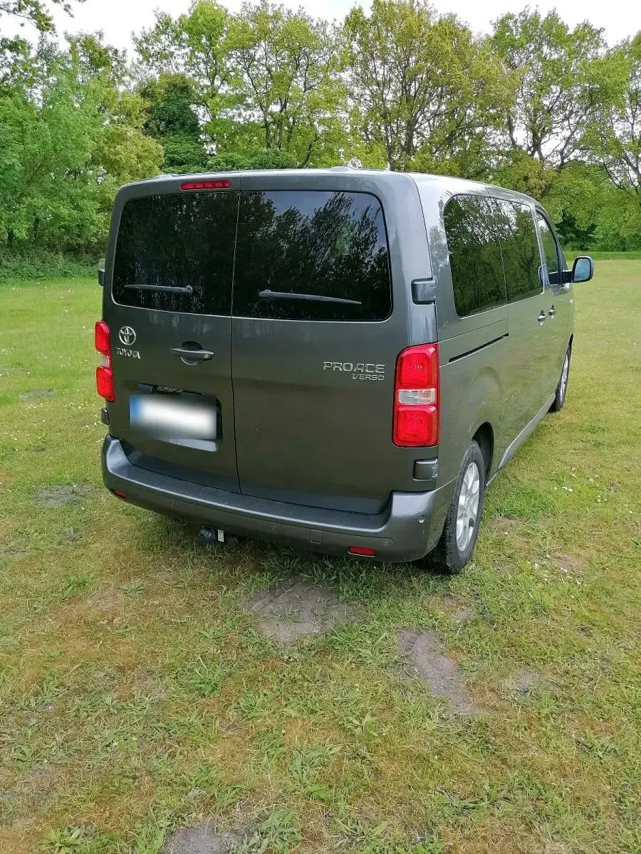 Gebraucht Toyota Proace Verso 116 PS (85 kW) 2017 Grau Kombi