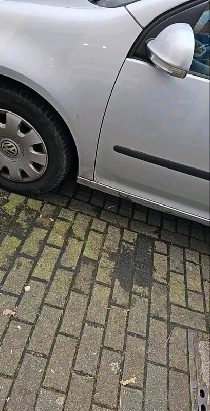 Second-hand VW Golf 74 CP (54 kW) 2005 Gri Coupe