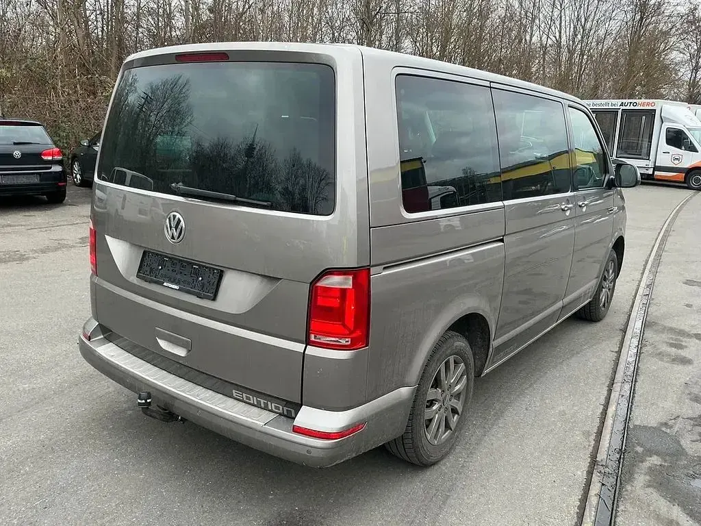 Gebraucht VW Caravelle 150 PS (110 kW) 2016 Beige Van