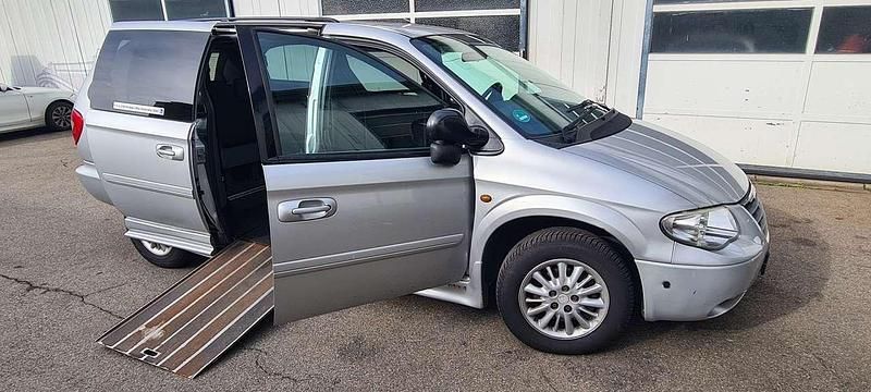 Silber Gebraucht 2008 Chrysler Grand Voyager Van / Kleinbus | 12.500 € (Fairer Preis) - Bild 1/4