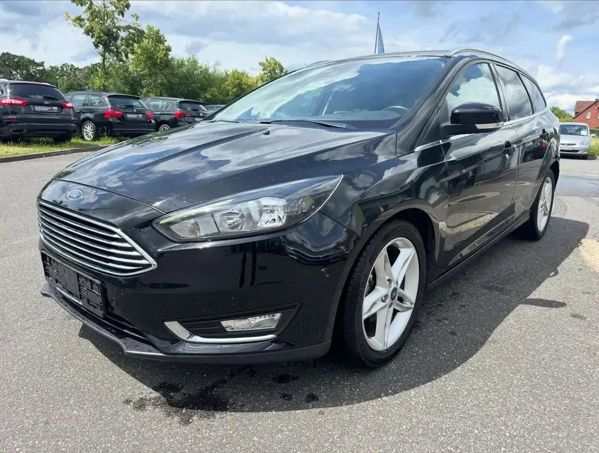 Gebraucht Ford Focus Titanium 125 PS (91 kW) 2018 Iridiumschwarz metallic Kombi