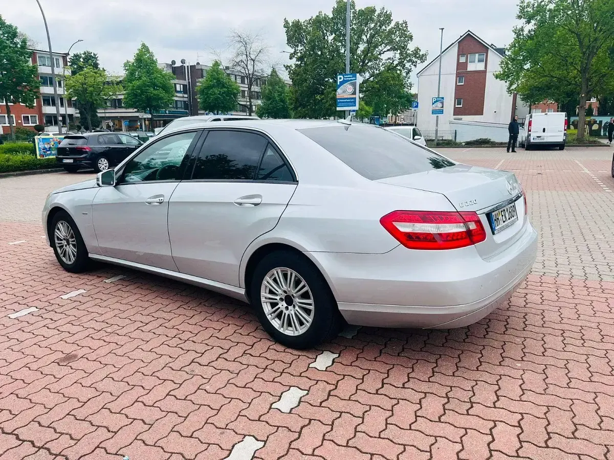 Gebraucht Mercedes E220 170 PS (125 kW) 2009 Silber Limousine