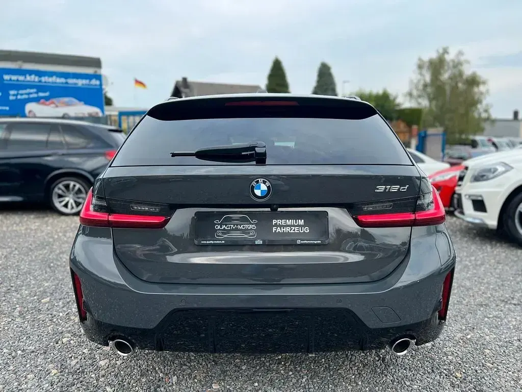 Gebraucht BMW 318 M Sport 150 PS (110 kW) 2025 Grau Limousine