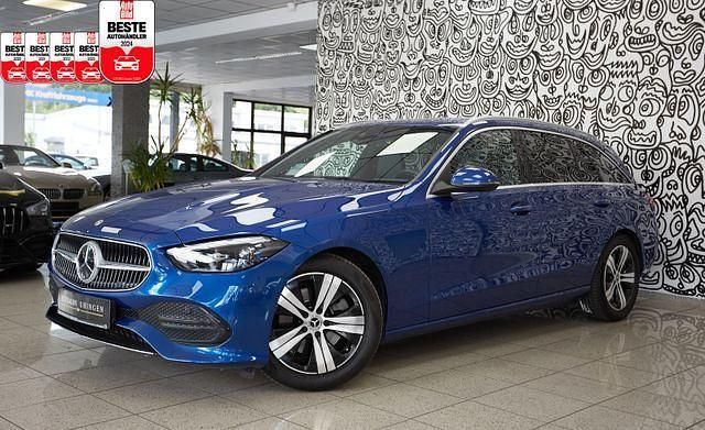 Spektralblau metallic Gebraucht 2022 Mercedes C220 Avantgarde Kombi | 29.880 € (Fairer Preis) - Bild 1/3