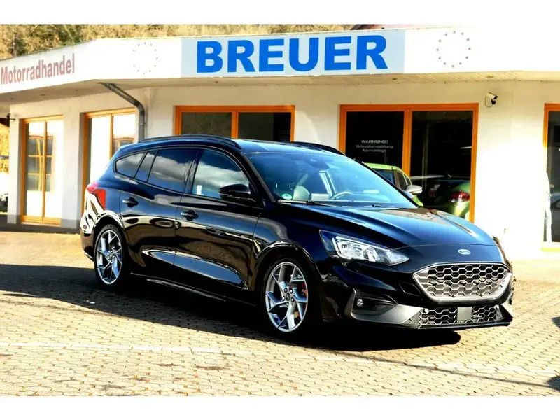 Schwarz Gebraucht 2020 Ford Focus Performance Edition Limousine | 21.896 € - Bild 1/4