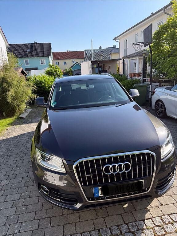 Grau Gebraucht 2013 Audi Q5 Comfort SUV | 11.500 € (Guter Preis) - Bild 1/4