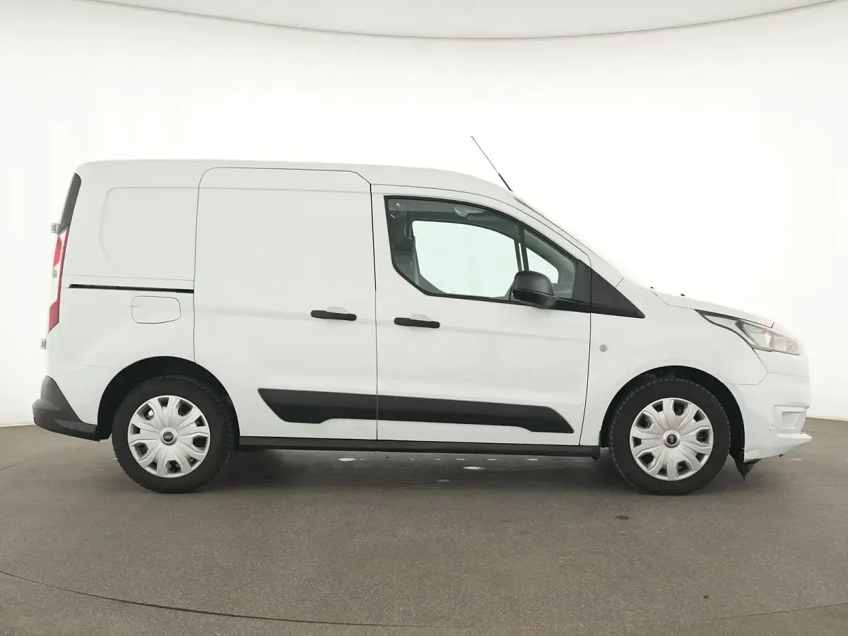 Używany Ford Transit Connect 101 KM (74 kW) 2021 Biały Minivan