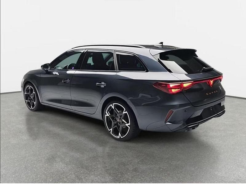 Gebraucht Cupra Leon 150 PS (110 kW) 2025 Grau / magnetic grau (metallic) Kombi