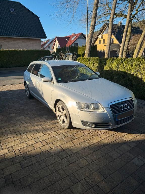 Silber Gebraucht 2005 Audi A6 Kombi | 4.500 € (Etwas zu teuer) - Bild 1/4
