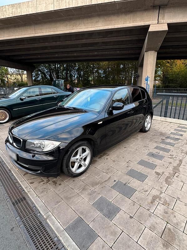 Gebraucht BMW 118 143 PS (105 kW) 2010 Schwarz Kleinwagen