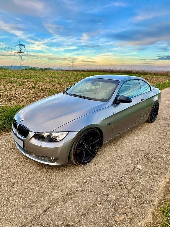 Grau Gebraucht 2006 BMW 335 Cabriolet Sport Line Cabrio | 15.000 € - Bild 1/4
