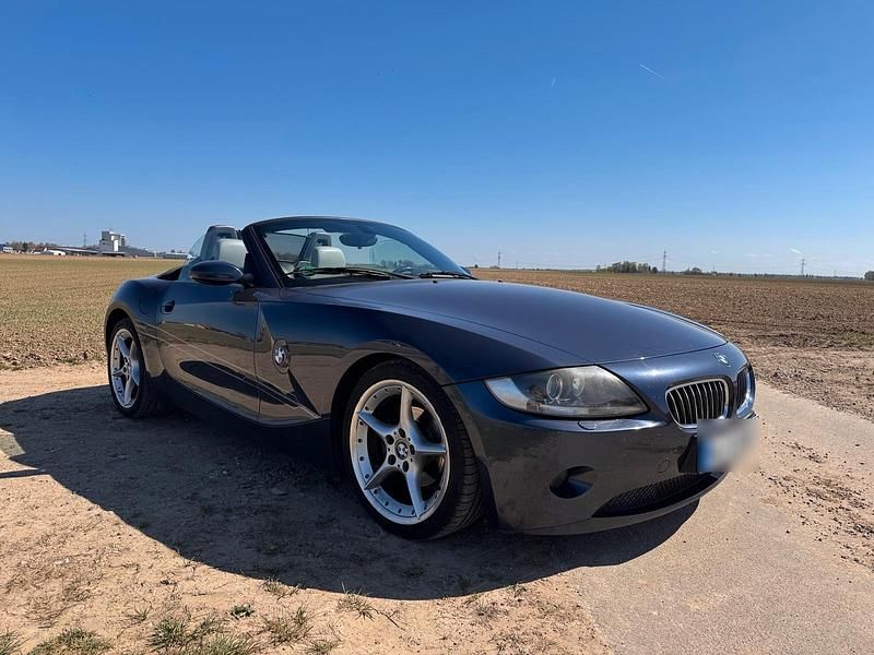 Gebraucht BMW Z4 170 PS (125 kW) 2005 Blau Cabrio