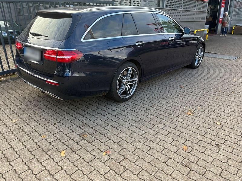 Gebraucht Mercedes E400 AMG line 333 PS (244 kW) 2017 Blau Kombi