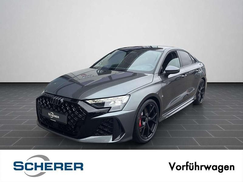 Daytonagrau perleffekt (metallic) Gebraucht 2025 Audi RS3 Comfort Limousine | 70.660 € (Etwas zu teuer) - Bild 1/4