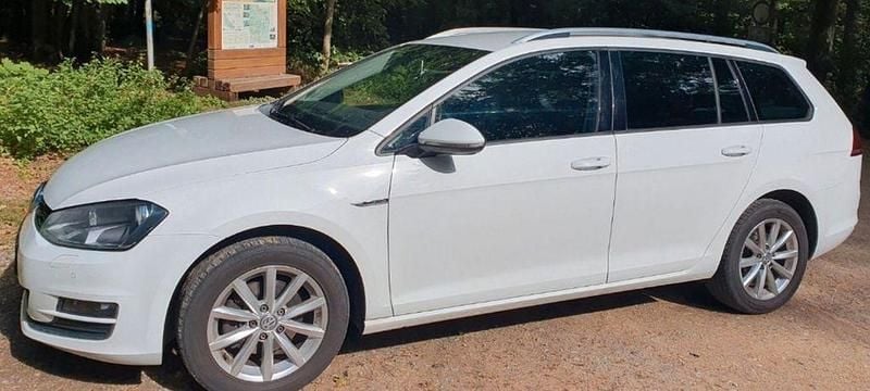 Weiß Gebraucht 2015 VW Golf VII LOUNGE Kombi | 7.980 € (Guter Preis) - Bild 1/4