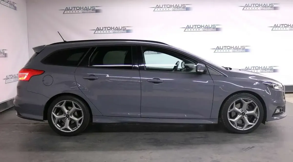 Gebraucht Ford Focus ST 250 PS (183 kW) 2018 Slategrau Kombi