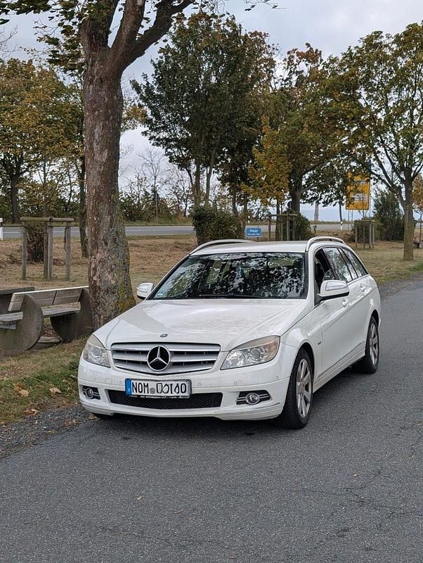 Weiß Gebraucht 2007 Mercedes C200 Kombi | 3.200 € (Etwas zu teuer) - Bild 1/4