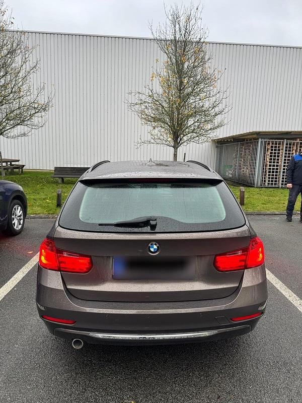 Gebraucht BMW 318 143 PS (105 kW) 2013 Andere farben Kombi