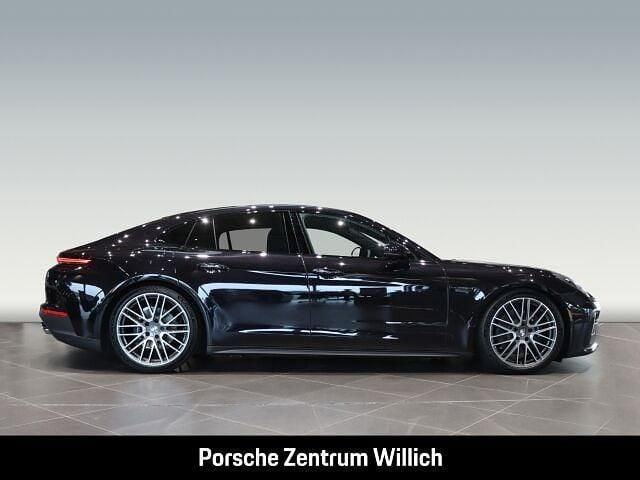 Gebraucht Porsche Panamera 354 PS (260 kW) 2024 Tiefschwarzmetallic Kleinwagen
